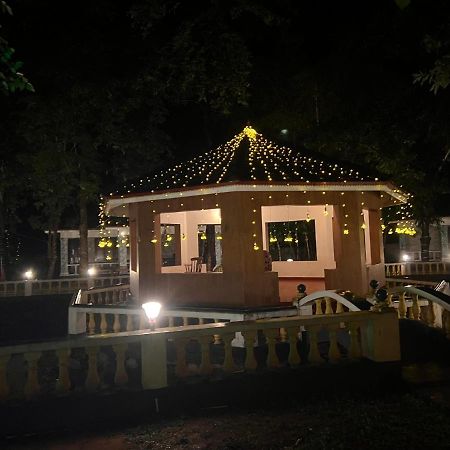 Surya Eco And Wedding Resort Thrissur Екстериор снимка