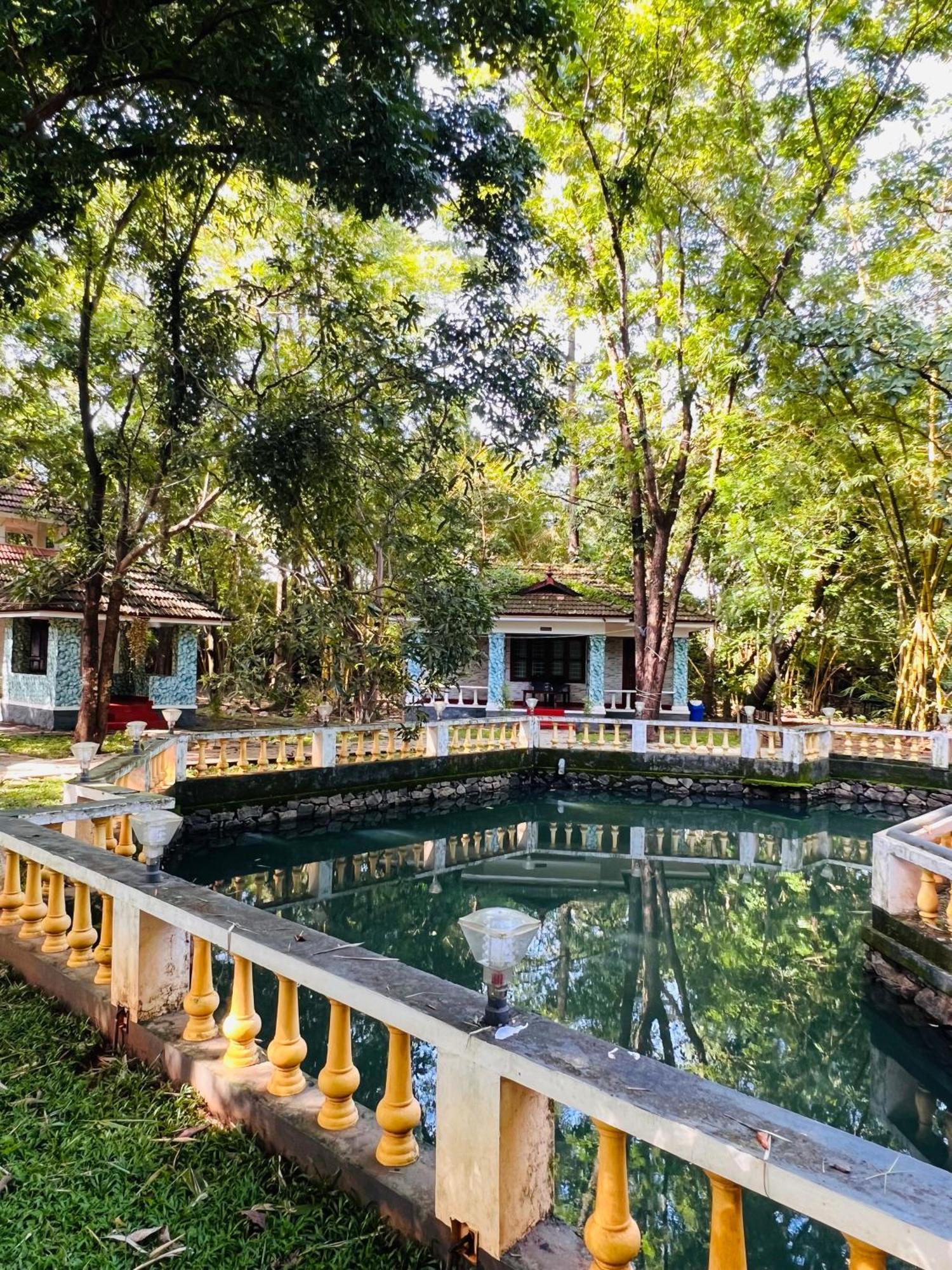 Surya Eco And Wedding Resort Thrissur Екстериор снимка