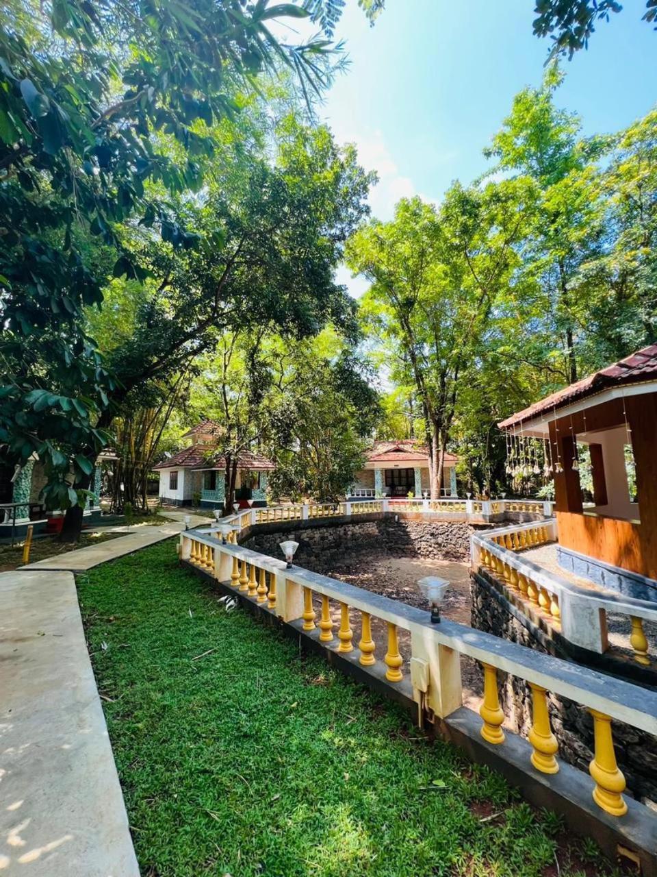 Surya Eco And Wedding Resort Thrissur Екстериор снимка